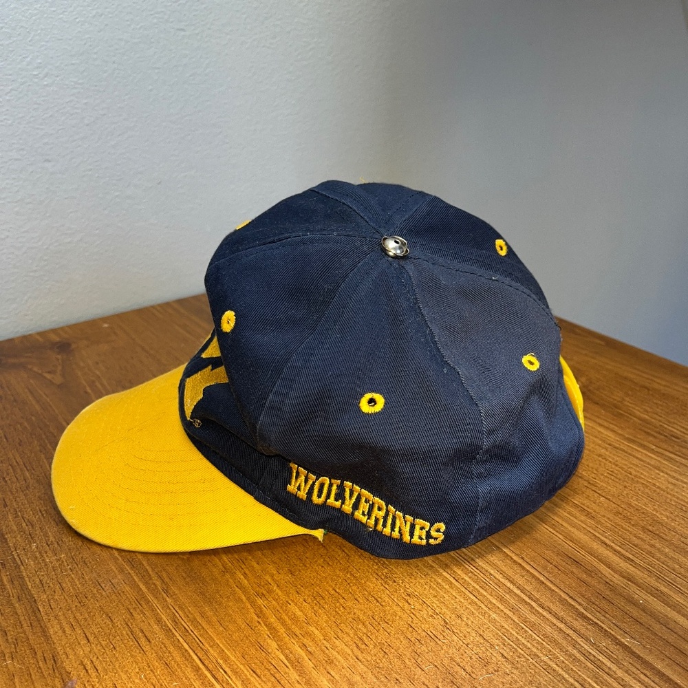 University of Michigan UofM Wolverines, Big M, OS - Picture 3 of 15